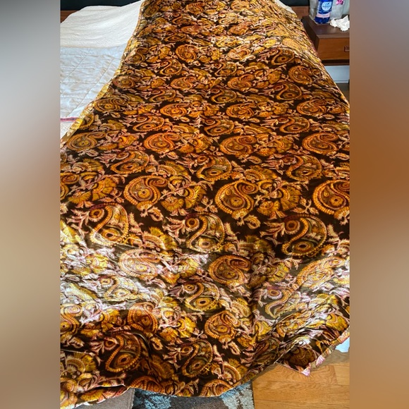 Velvet Fabric - Vintage Brown & Gold - Picture 4 of 6